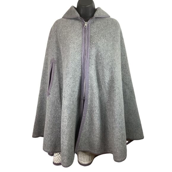 Vtg Wool Poncho Heavy Reversible Gray White Women’s One Size Fits All - Picture 8 of 12